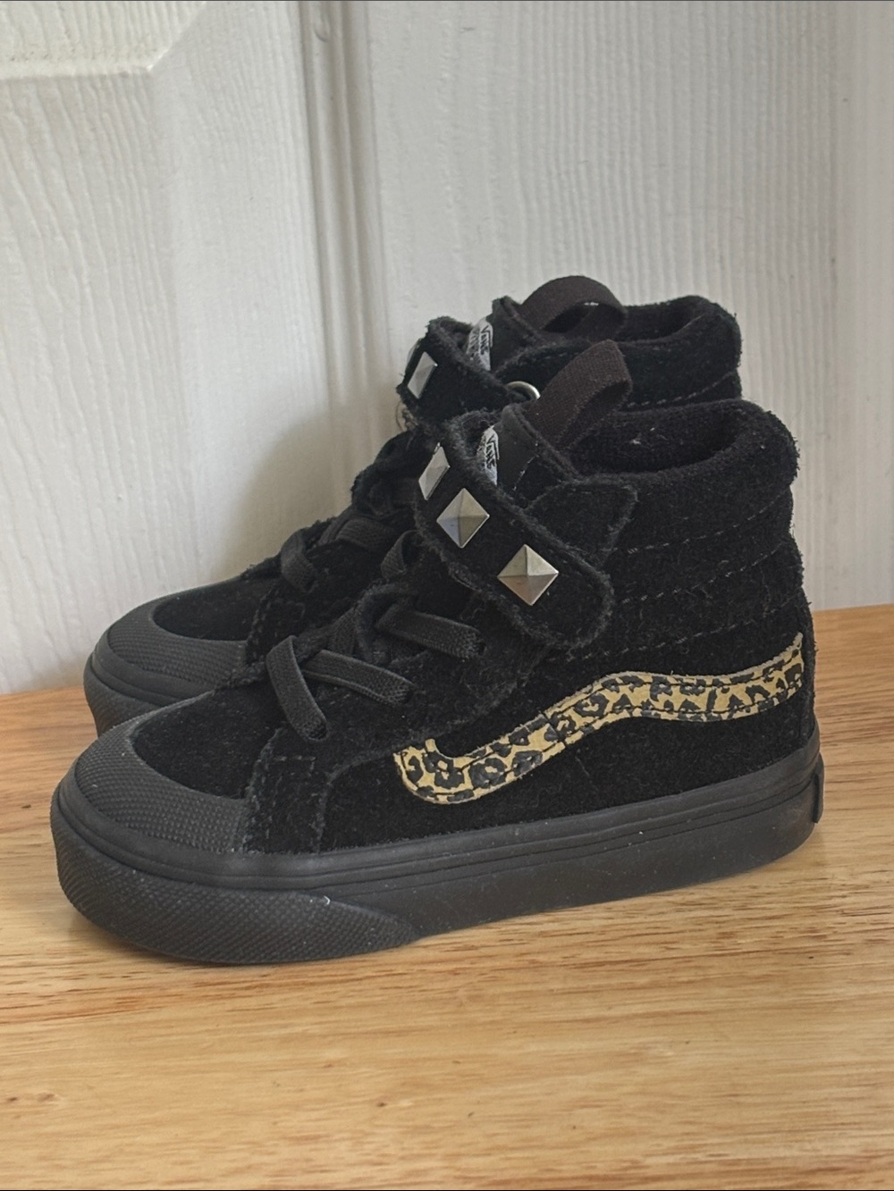 VANS toddler Black High-Top Sneakers with Leopard Accent size 4.5 baby size